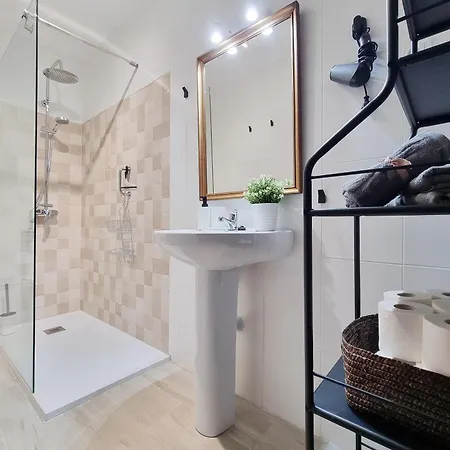 Tinoko In La Carihuela Апартаменты