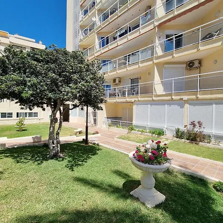 Tinoko In La Carihuela * טורמולינוס