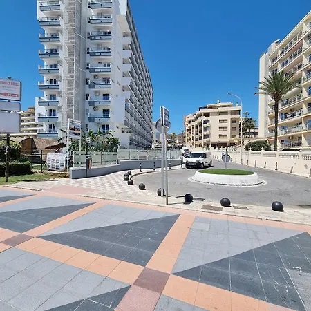 Tinoko In La Carihuela * Торремолинос